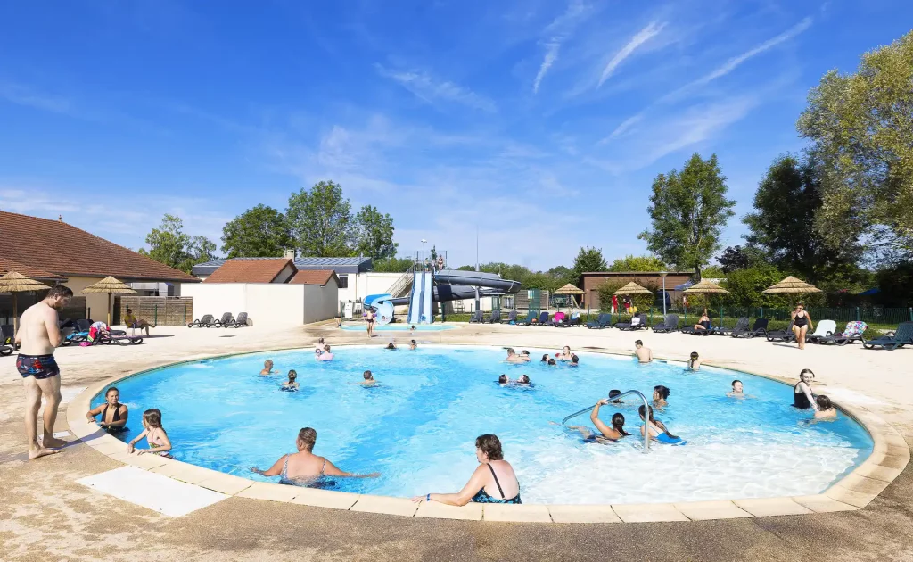 Espace aquatique avec piscine au camping en Champagne-Ardenne