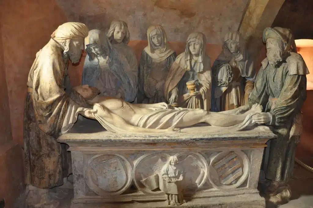 L'œuvre principale du Maître de Chaource est La Mise au tombeau datée de 1515